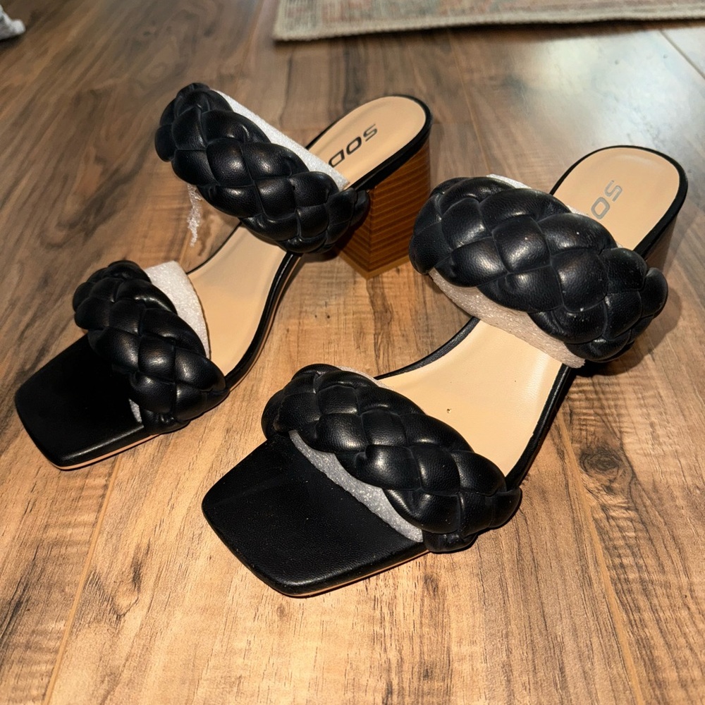 SODA sandals